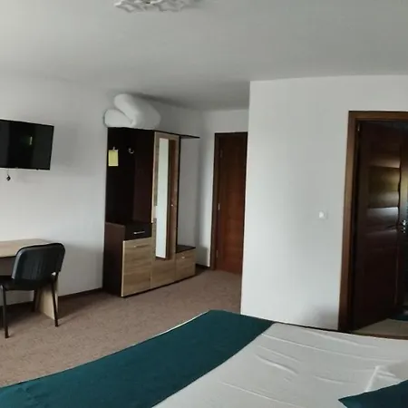 Remina בית הארחה 4*